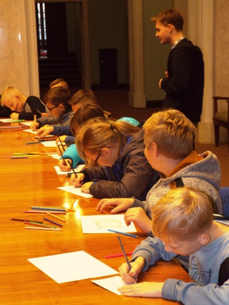 Wycieczka kl 4-6 do PKiN w Warszawie